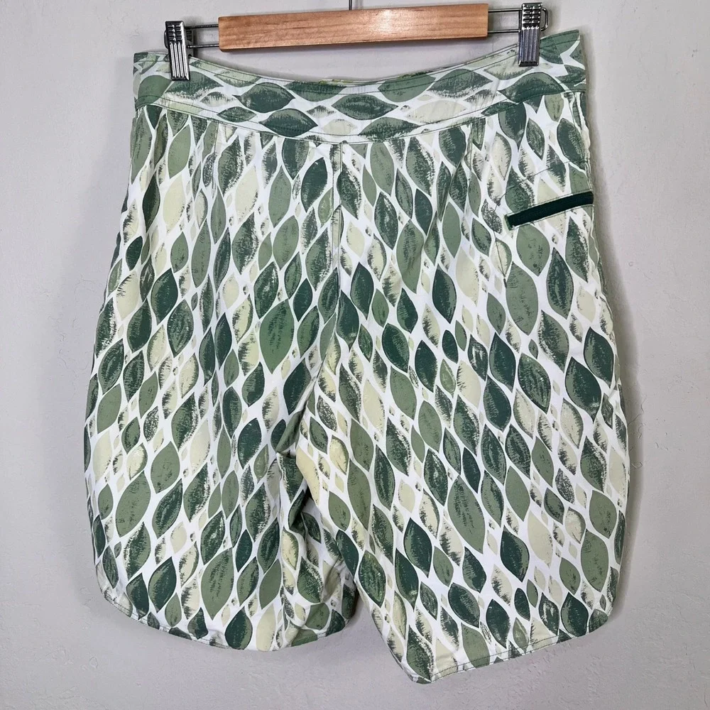 Patagonia Mens 30 Green Leaf Print Wavefarer Board Shorts 86555 Swim Trunks 9 In